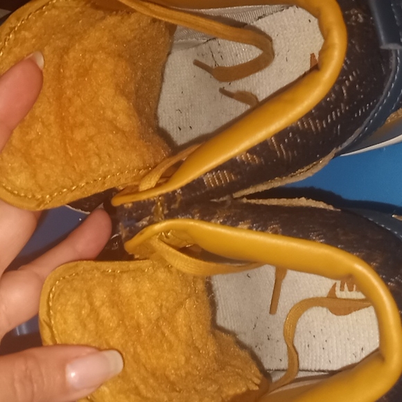 Nikes - Picture 4 of 6